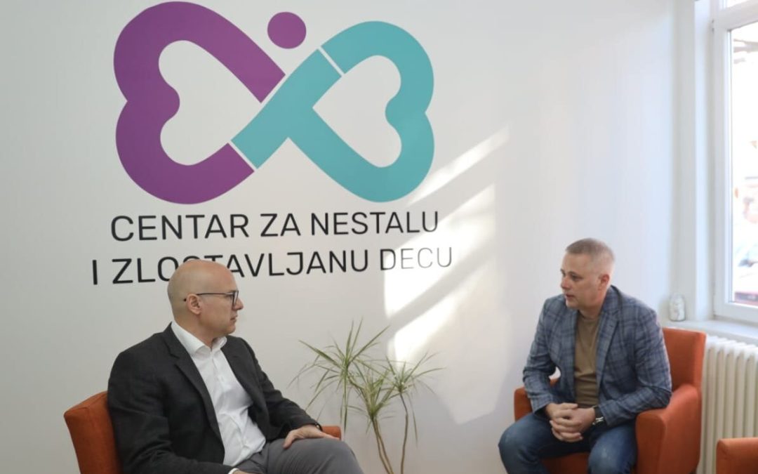 Gradonačelnik Novog Sada, Miloš Vučević, posetio prostorije Centra za nestalu i zlostavljanu decu